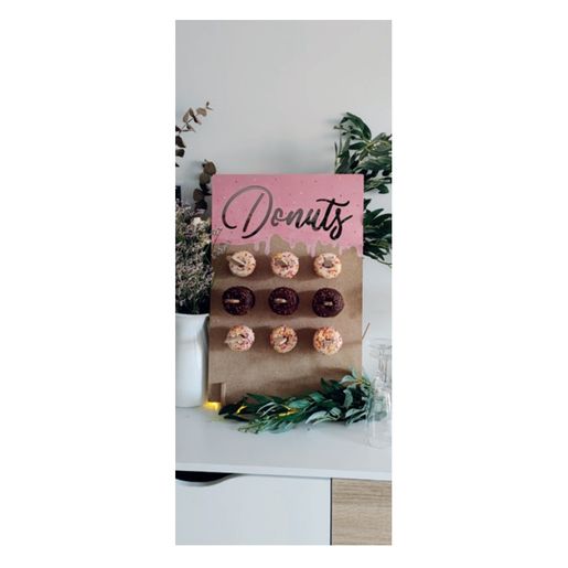 Dřevěný výřez k dekoraci Gomille, 32x45 cm - Stojan na donuty