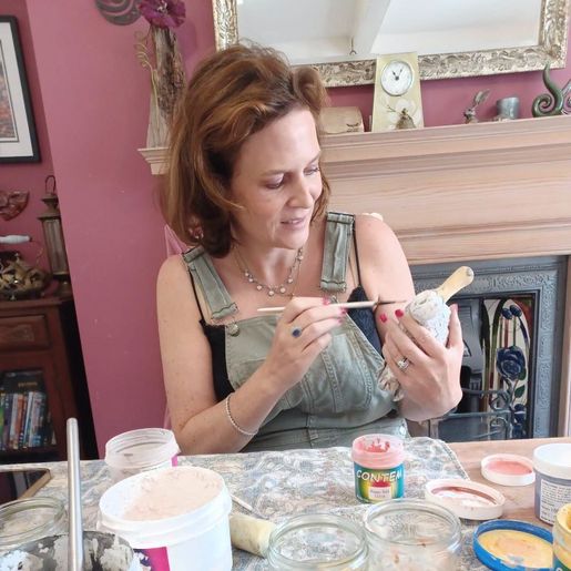 Soška Wrendale Designs "Wren Rosemary" - Střízlík