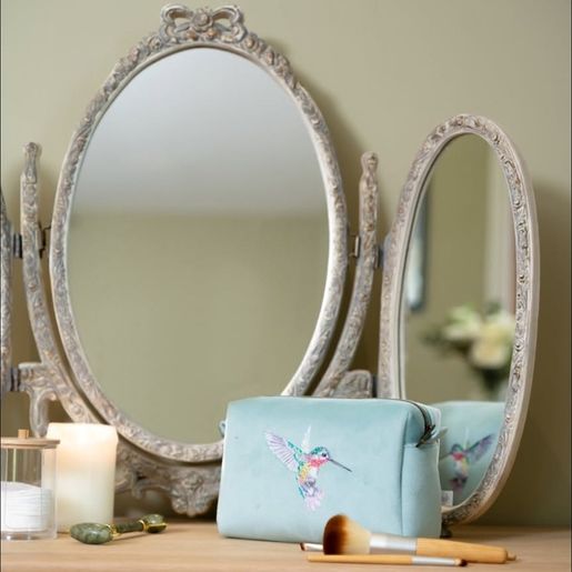 Vyšívaná kosmetická taštička Wrendale Designs "Wisteria Wishes" - Kolibřík