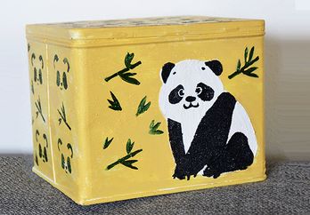 Plechová krabička s pandou