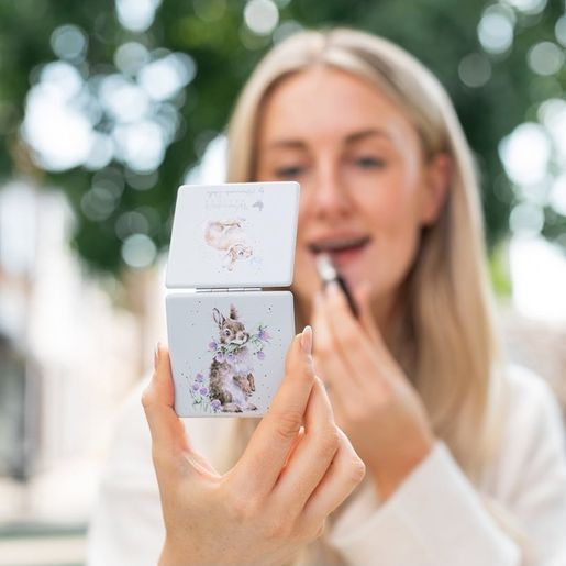 Kapesní zrcátko Wrendale Designs "Head Clover Heels" - Králík