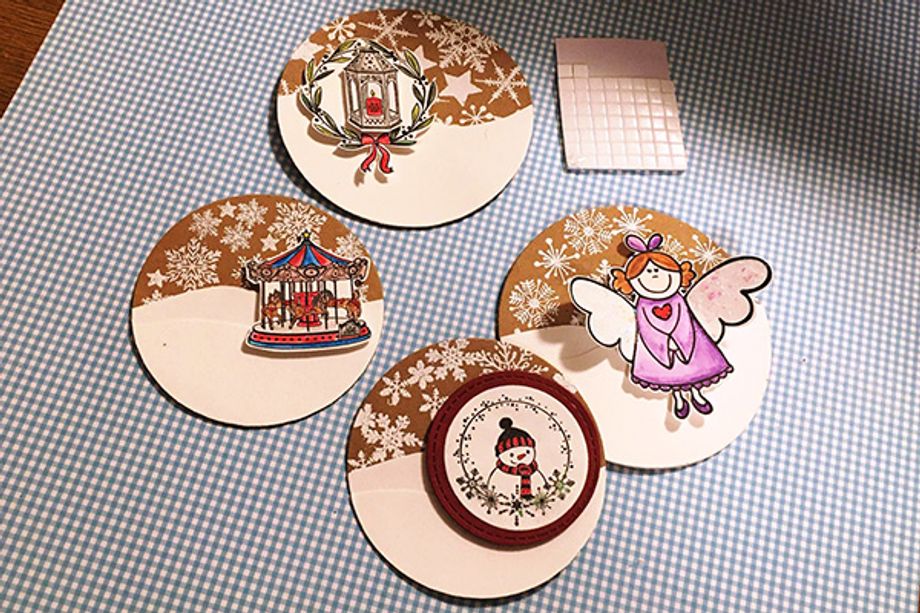 Kulat&eacute; visačky na d&aacute;rky