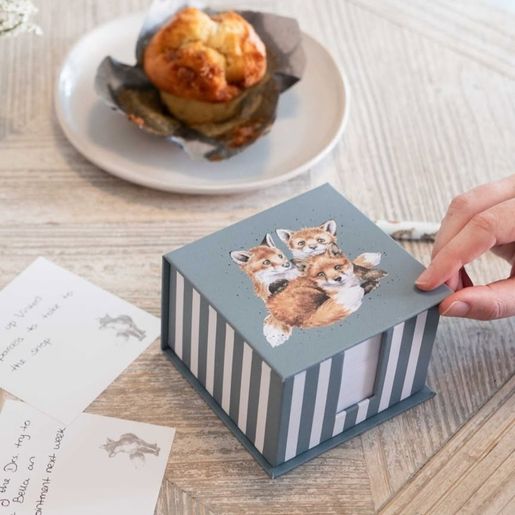 Poznámkový bloček Wrendale Designs "Snug as a Cub",  450 l. - Lišky