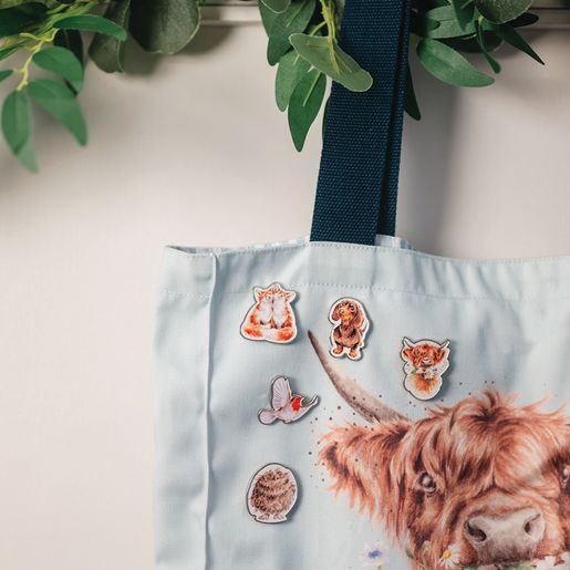 Kovová brož Wrendale Designs "Flowers" - Žirafa