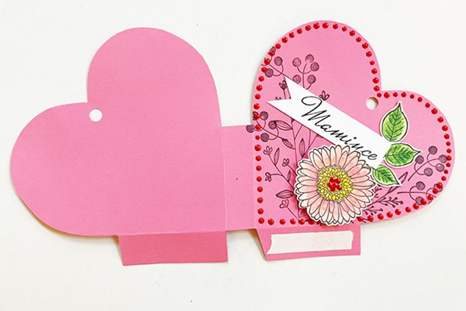 Pap&iacute;rov&aacute; krabička ve tvaru srdce