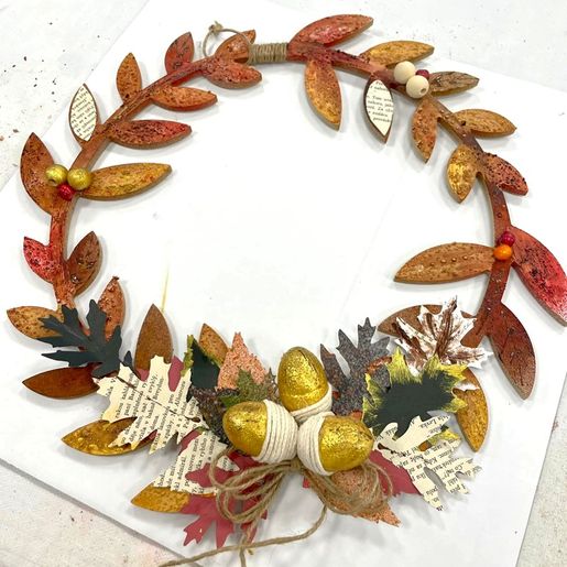Dřevěný výřez k dekoraci Gomille, 35 cm - Věnec s listy, velký