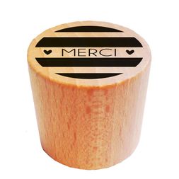 Dřevěné razítko Aladine, kulaté, 3 cm - Merci FR