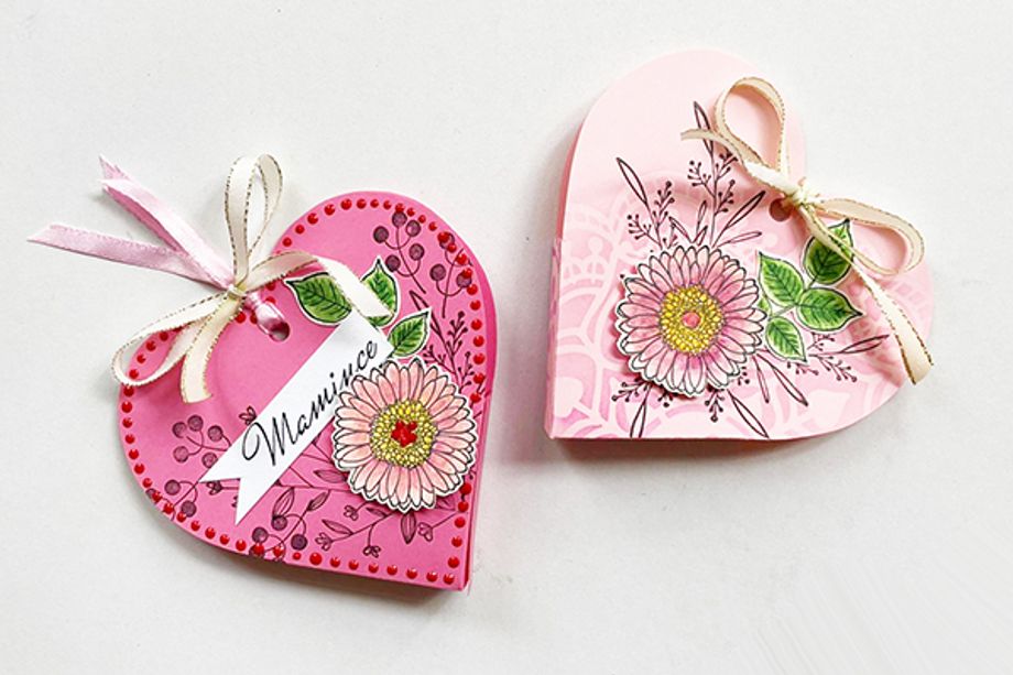 Pap&iacute;rov&aacute; krabička ve tvaru srdce