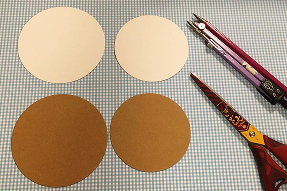 Kulat&eacute; visačky na d&aacute;rky