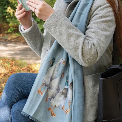 Zimní šála Wrendale Designs "Quackers" - Kachny
