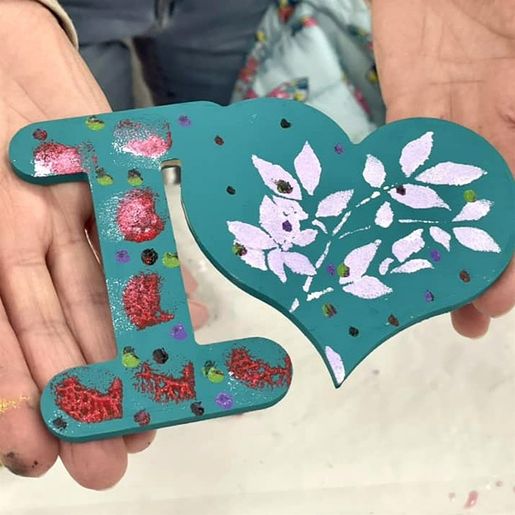 Dřevěný výřez k dekoraci Gomille, 15 cm - Nápis I Love