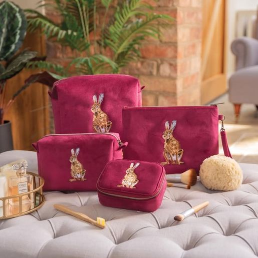 Vyšívaná kosmetická taška Wrendale Designs "Golden Hour" - Zajíc