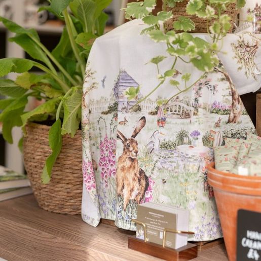 Utěrka Wrendale Designs "The Wild Garden" - Zahradní zvířátka