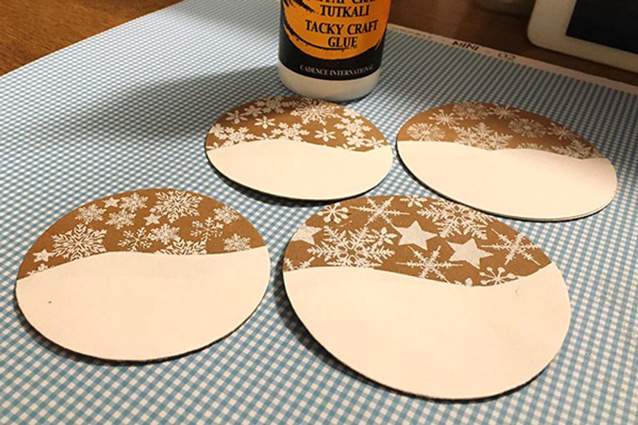 Kulat&eacute; visačky na d&aacute;rky